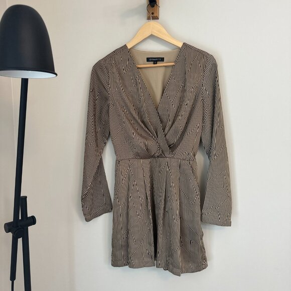 Dynamite short dress - Long sleeve - Size Small - Picture 2 of 8